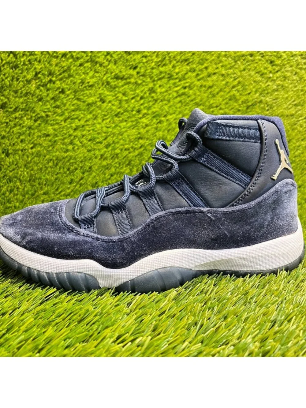Nike Air Jordan 11 Retro Womens Size 7.5 Navy Blue Athletic Shoes Sneakers